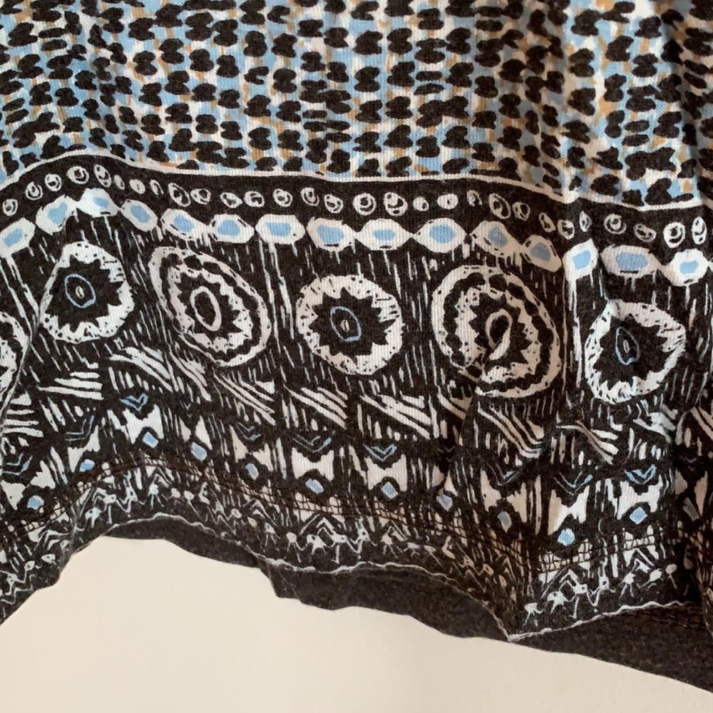 Patterned Tee - Picture 3 of 5
